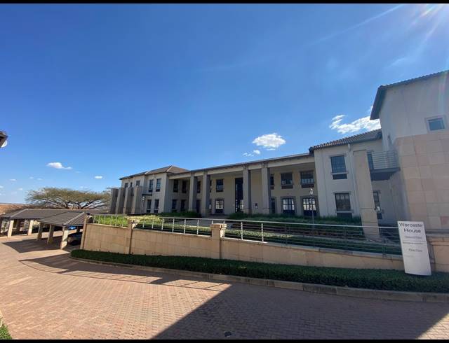 370M² OFFICE TO LET IN BRYANSTON